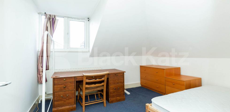 			3 Bedroom, 1 bath, 1 reception Flat			 Brecknock Road, Tufnell Park